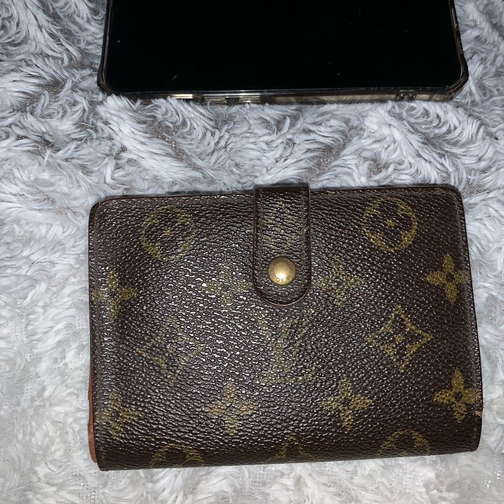 LV Wallet with gold coin purse